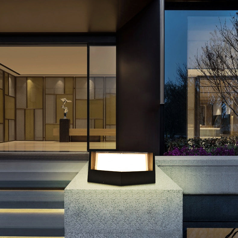 Lampada da esterno moderna quadrata LED impermeabile per paesaggio