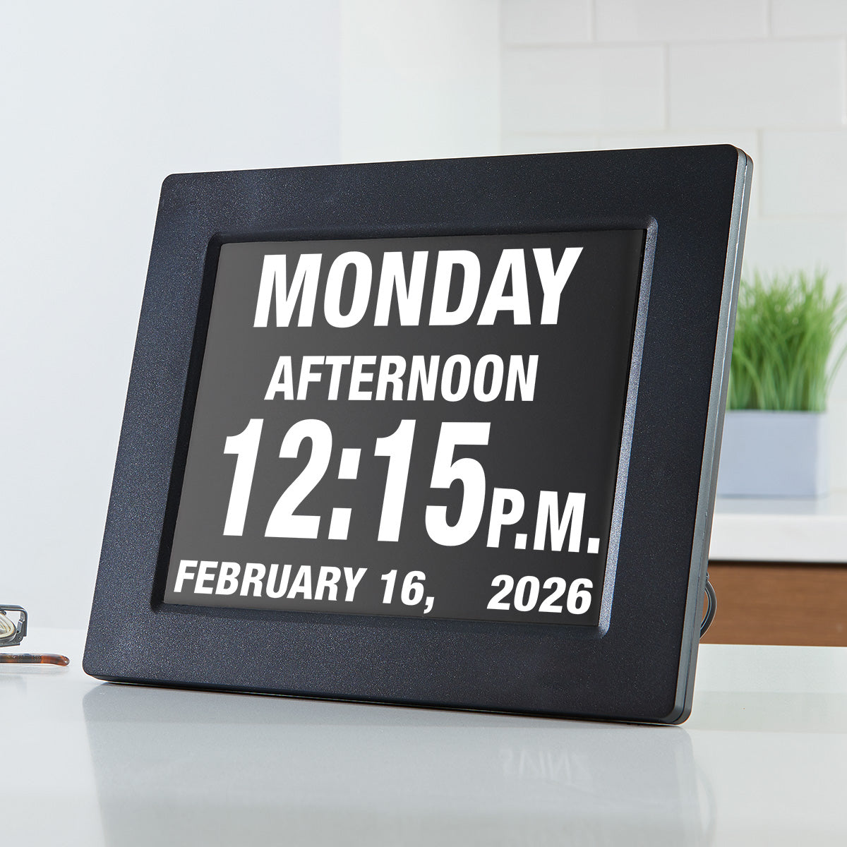 Easy To Read Digital Clock by Frosetpro