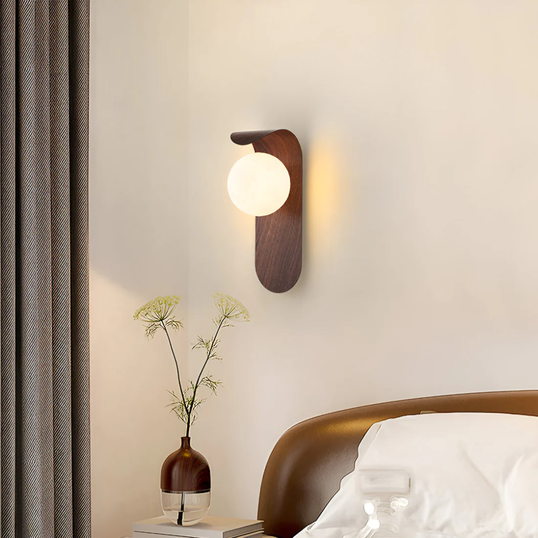 Aplique de pared LED de globo de madera escandinavo de 1 luz