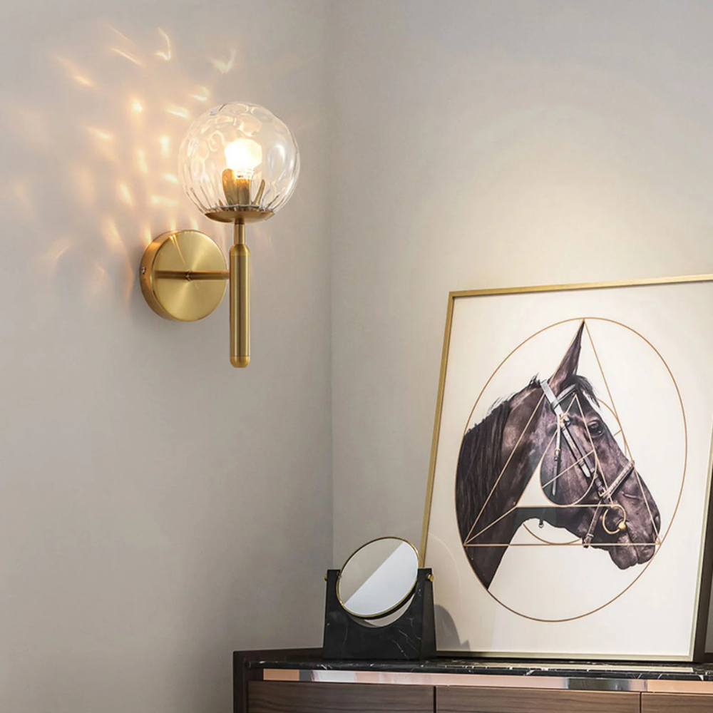 Aplique de pared nórdico de latón con globo de vidrio LED de 1 luz