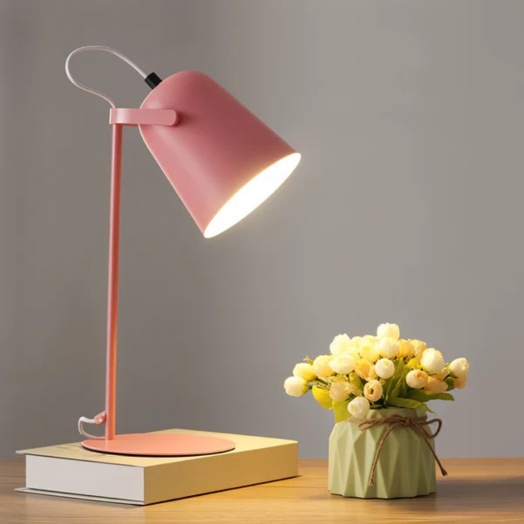 Lampada da tavolo minimalista moderna in metallo a cono LED 1 luce