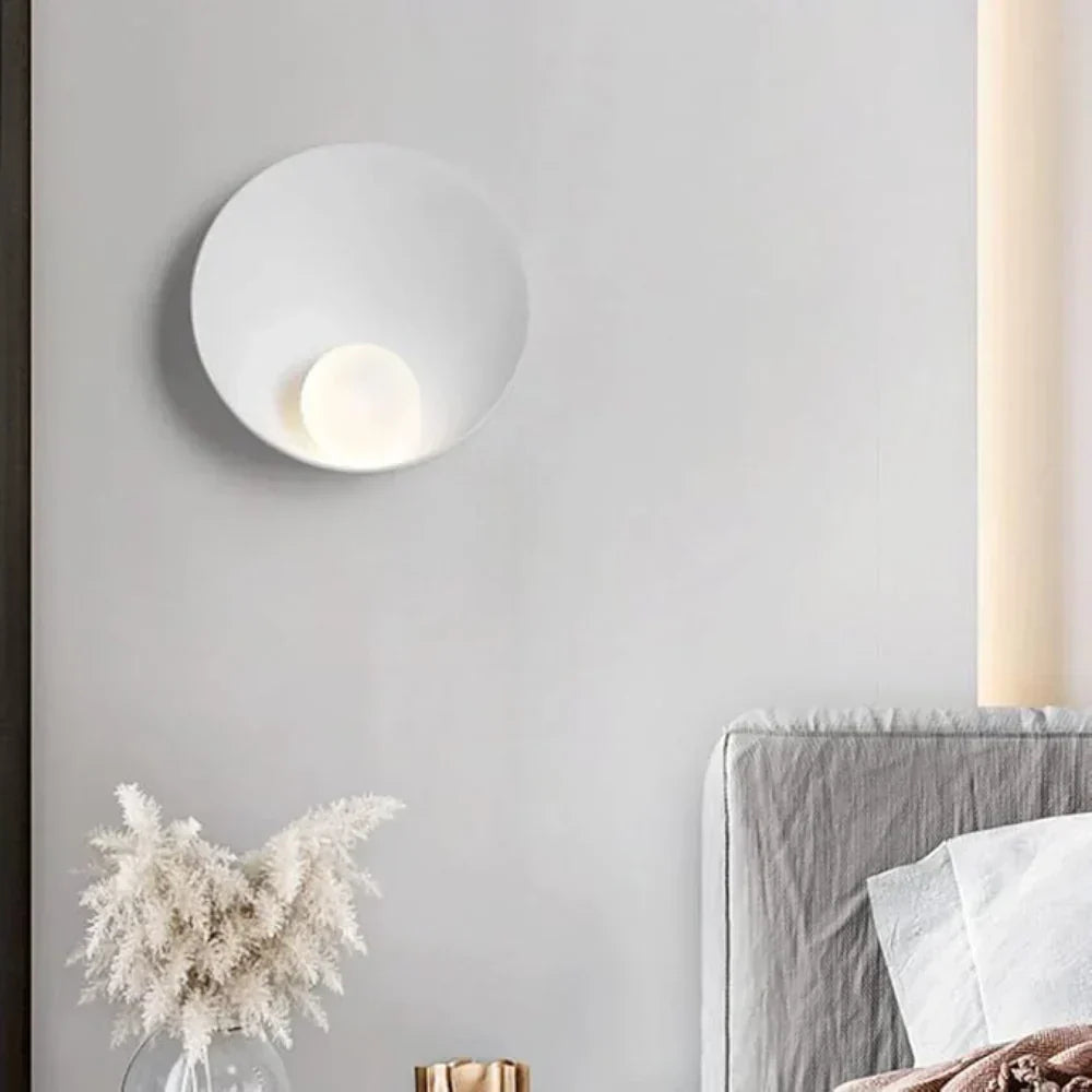 Applique da parete moderno Japandi in resina a forma di ciotola G9 1 luce
