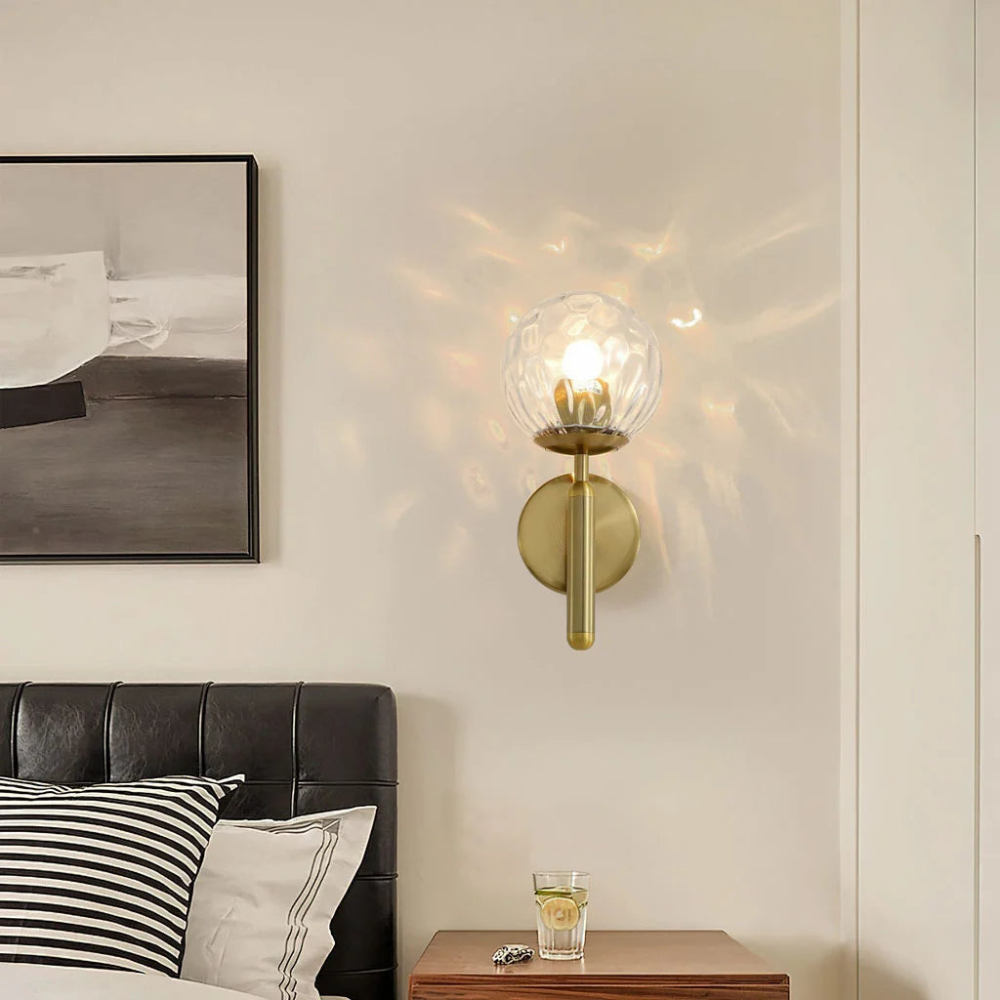 Aplique de pared nórdico de latón con globo de vidrio LED de 1 luz