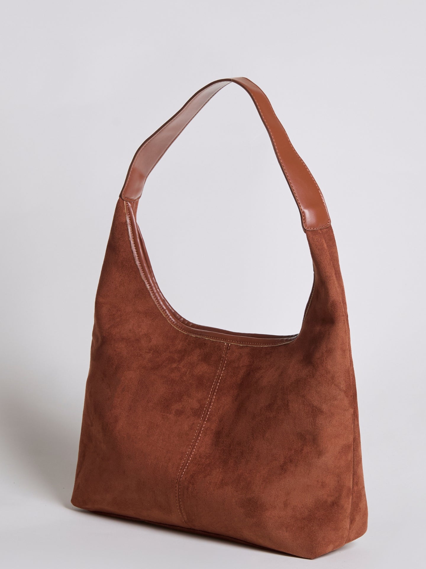 HÅNDTASKE | RUSKIND HOBO-TASKE MED MINIMALISTISK DESIGN OG ENKELT REM