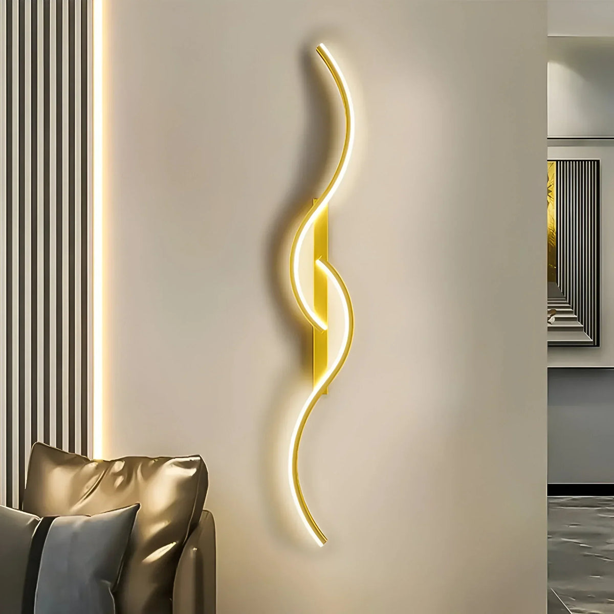 WaveGlow – Elegante gebogene Wandleuchte
