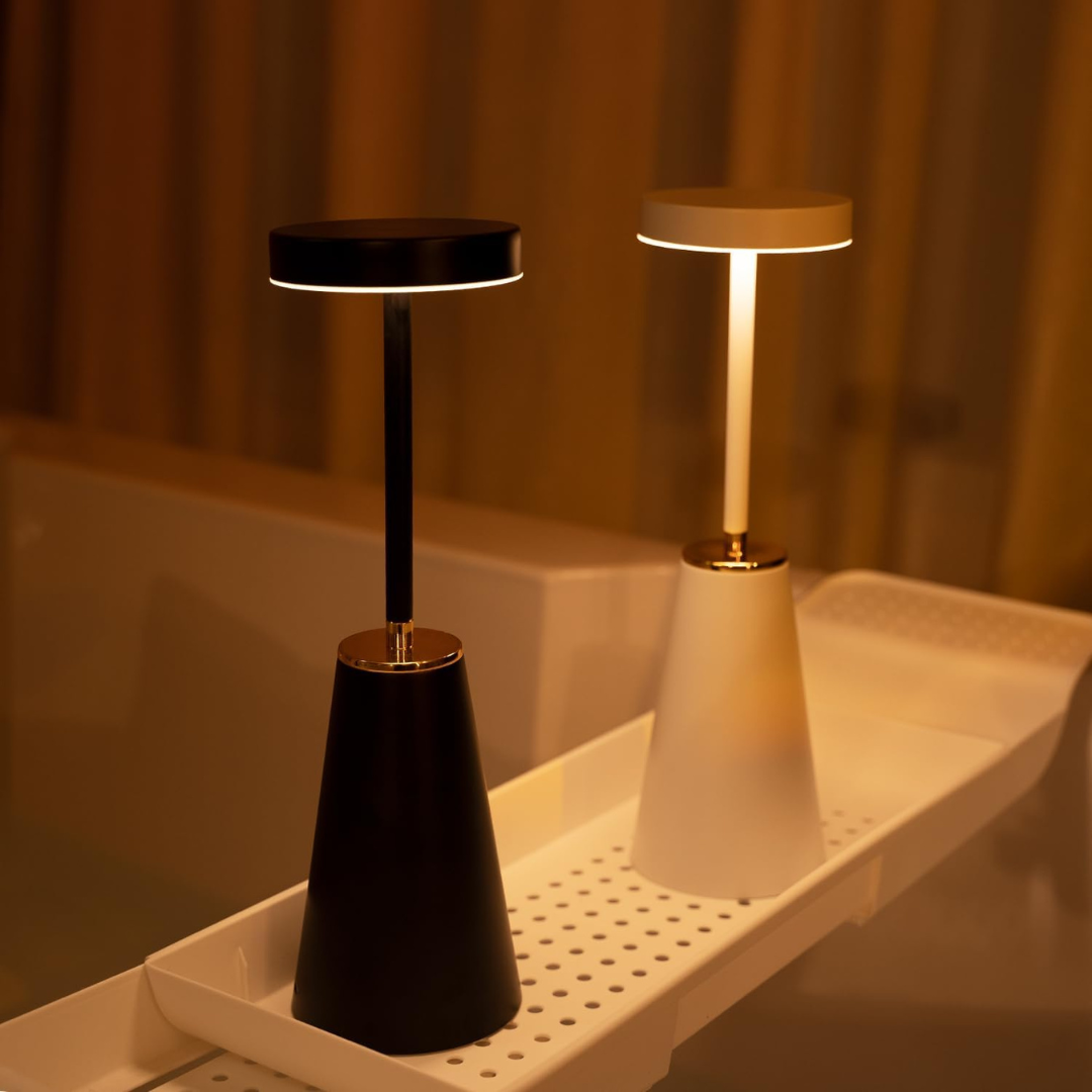 Moderne Eisen Kegel LED wiederaufladbare Tischlampe 1-Flammig