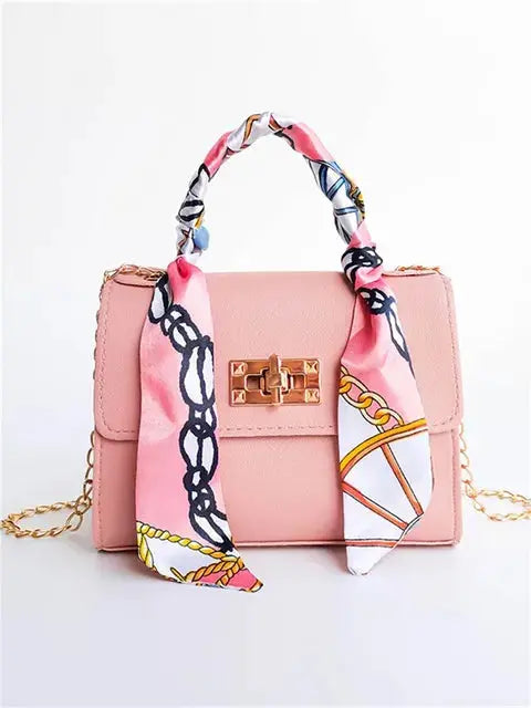 TOQUE DE ELEGANCIA | BOLSO CRUZADO ESTRUCTURADO CON ASA DE PAÑUELO
