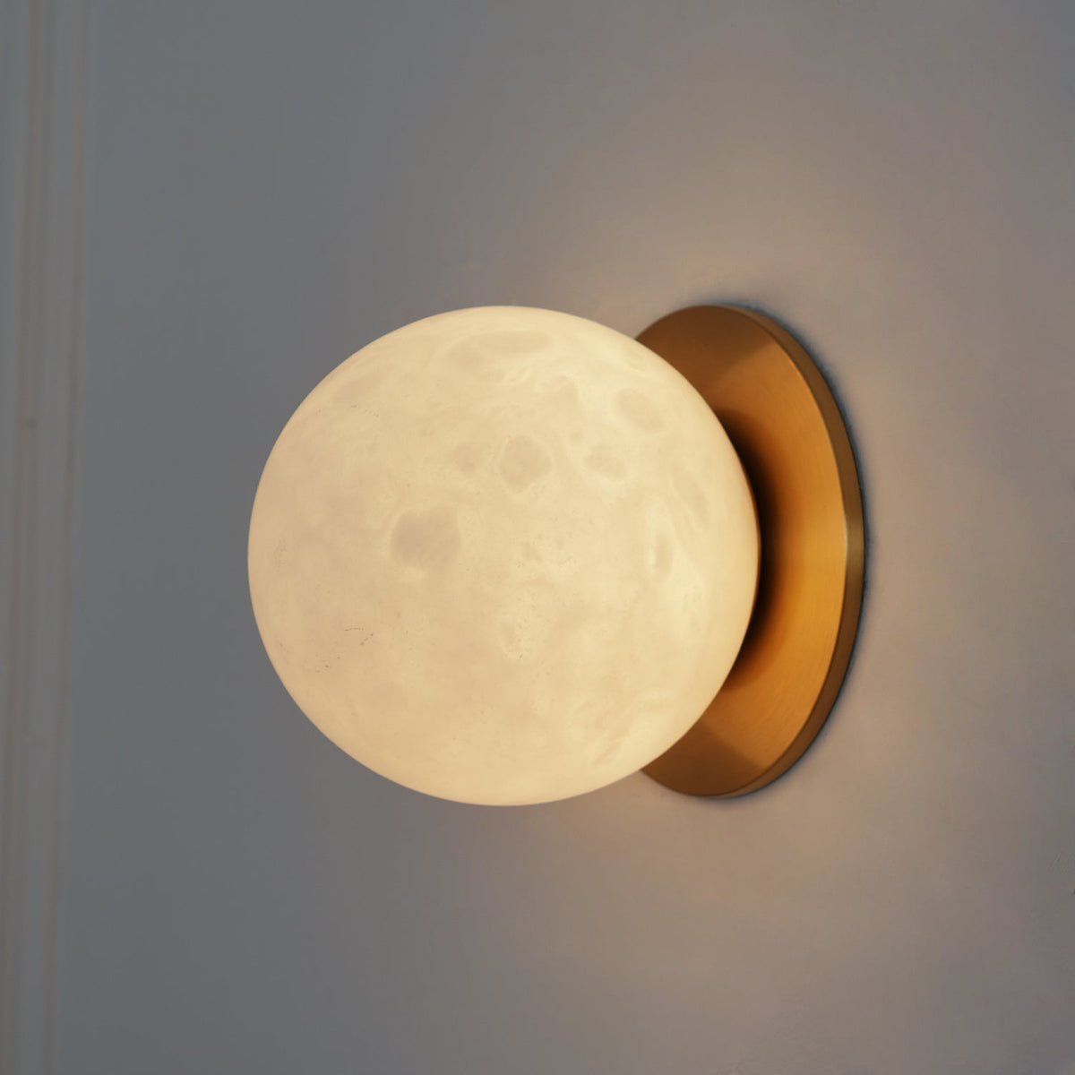 Applique da parete in alabastro a globo con LED a 1 luce