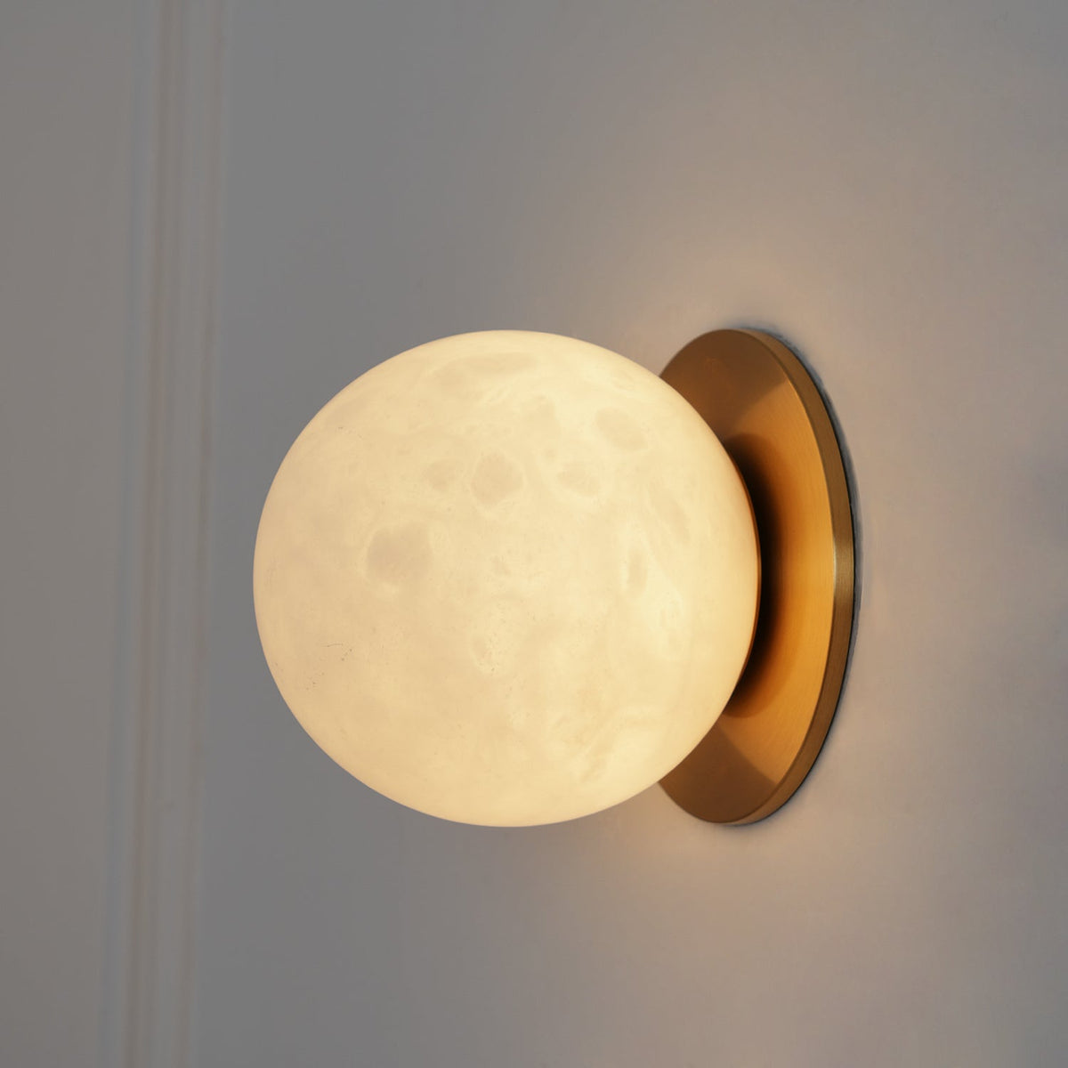 Applique da parete in alabastro a globo con LED a 1 luce