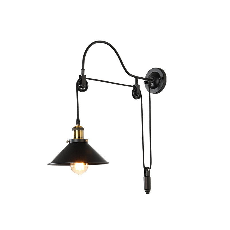 Applique da parete retrò industriale in ferro battuto con carrucola a 1 luce