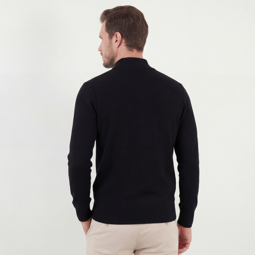 Schwarzer Pullover mit halbem Reißverschluss