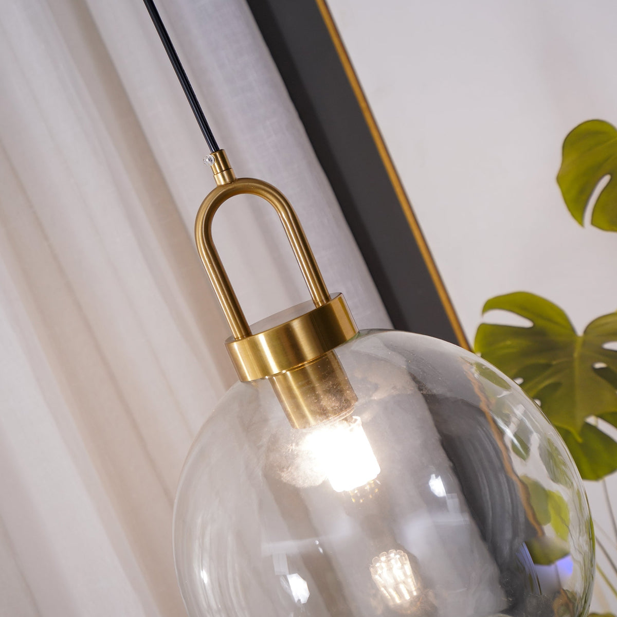 Lampadario moderno cilindrico in vetro e ottone a 1 luce