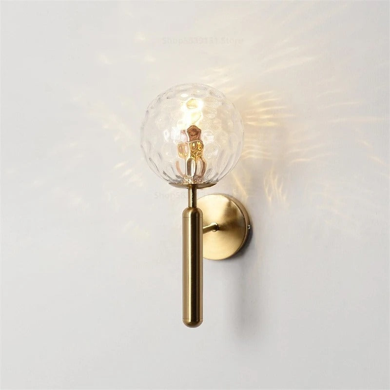 Aplique de pared nórdico de latón con globo de vidrio LED de 1 luz