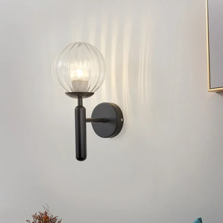 Aplique de pared nórdico de latón con globo de vidrio LED de 1 luz