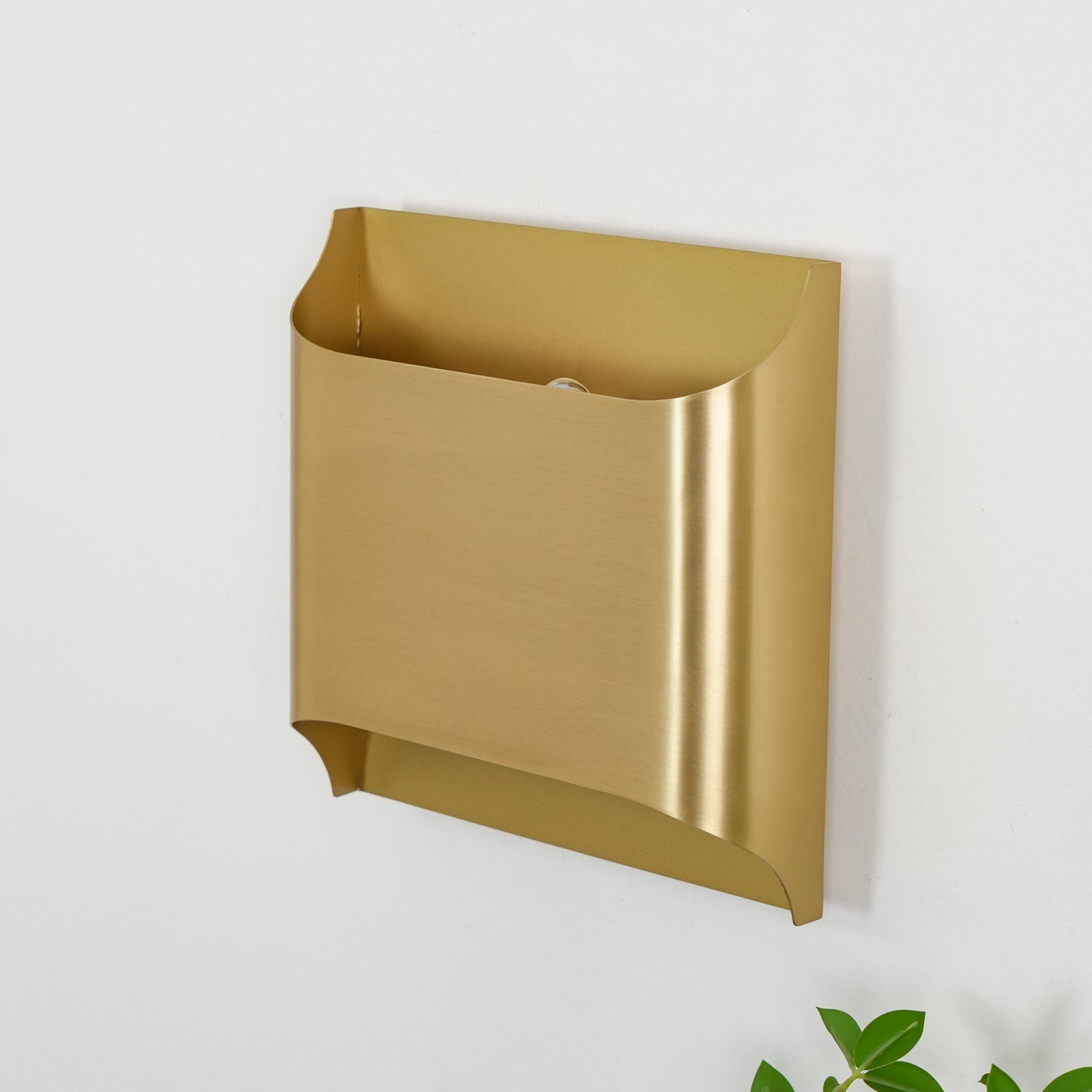Applique da parete moderna curva in ottone con LED a 1 luce