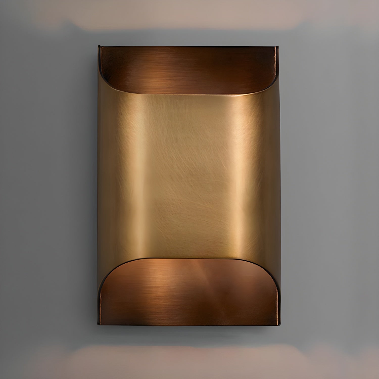 Applique da parete moderna curva in ottone con LED a 1 luce