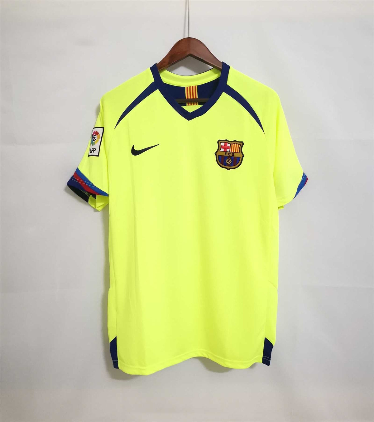 Camiseta de visitante Ronaldinho Barcelona 2005/06