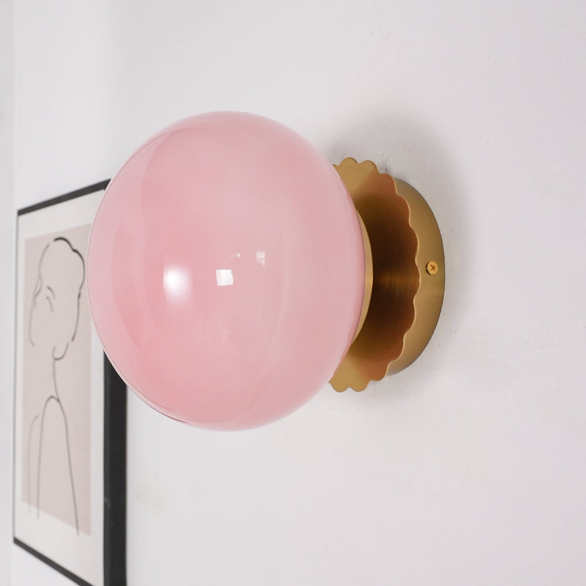 Vintage messing bolvormige glazen wandlamp 1-licht