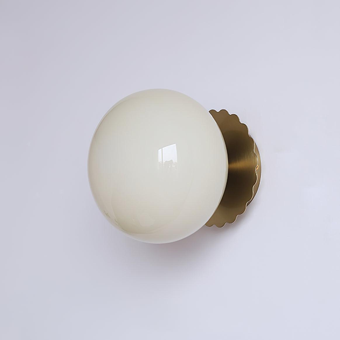 Vintage messing bolvormige glazen wandlamp 1-licht