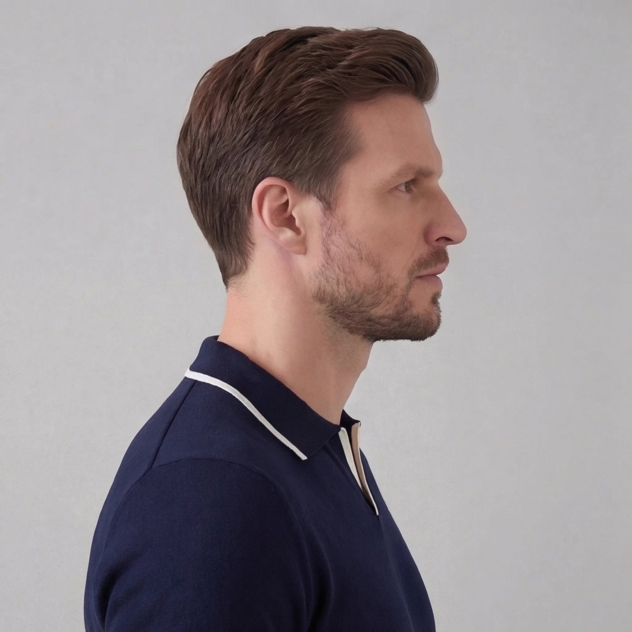 Polo in maglia da uomo con rifiniture bianche