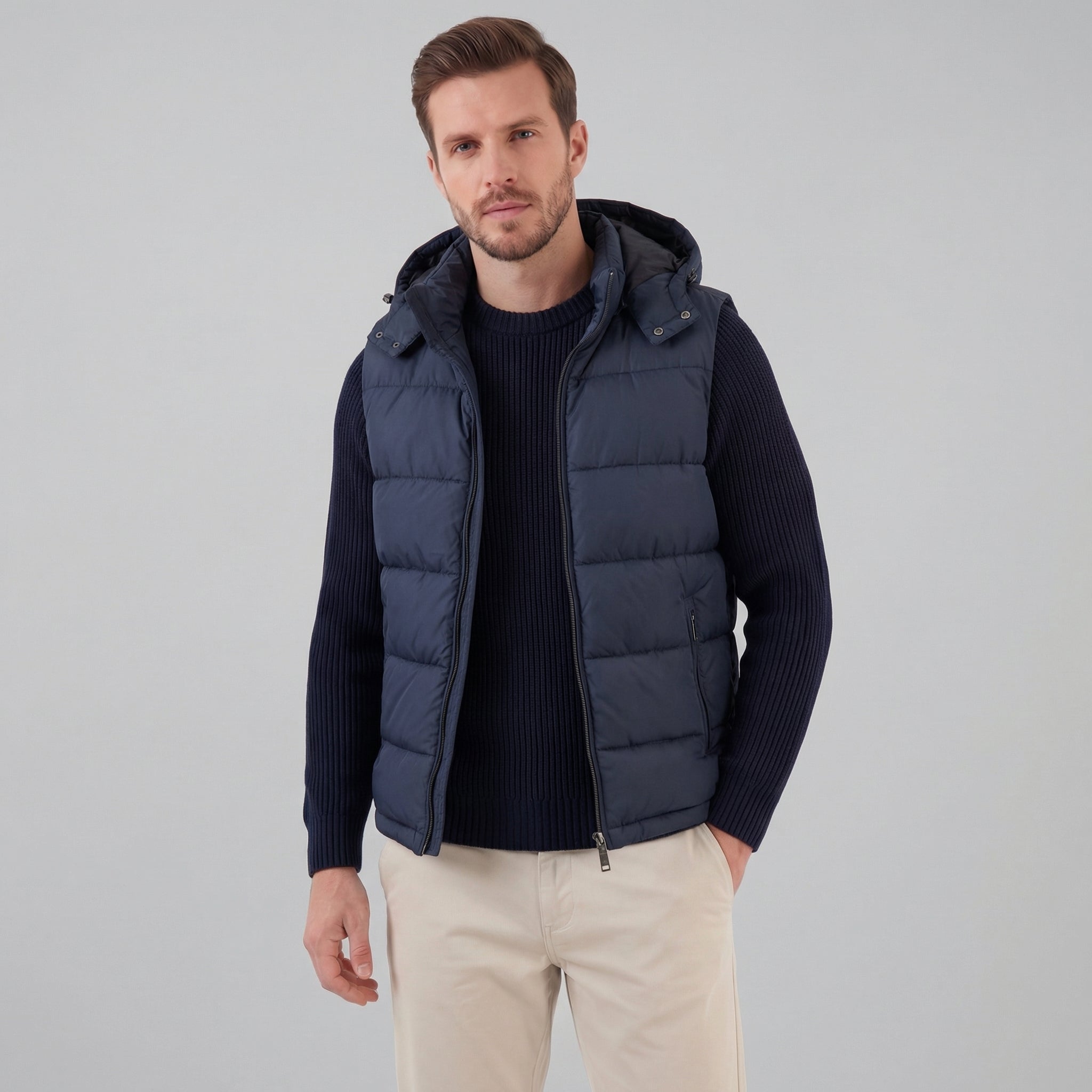 Gilet imbottito con cappuccio da uomo