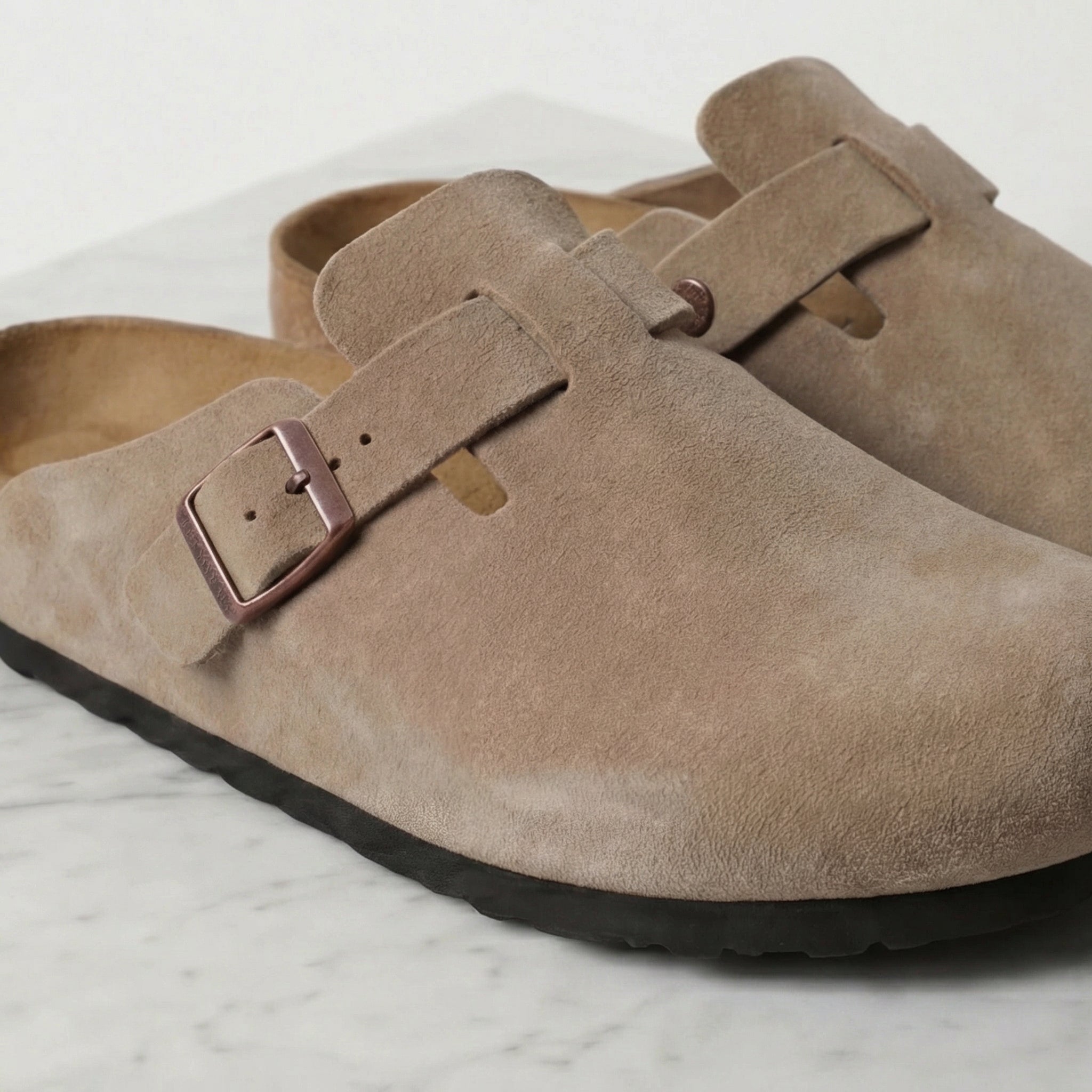 Zuecos de ante para hombre - Mocasines cómodos y elegantes