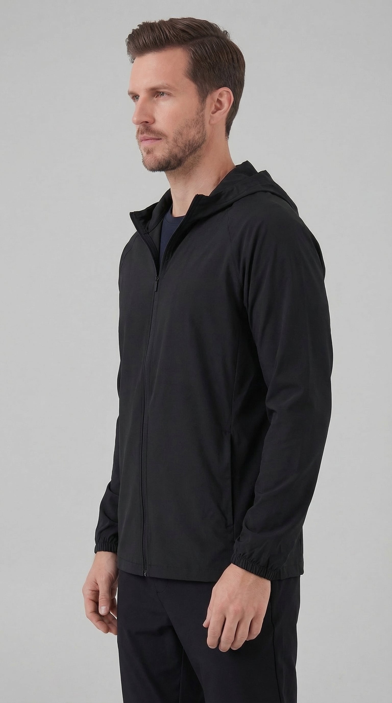 Chaqueta técnica con capucha para hombre