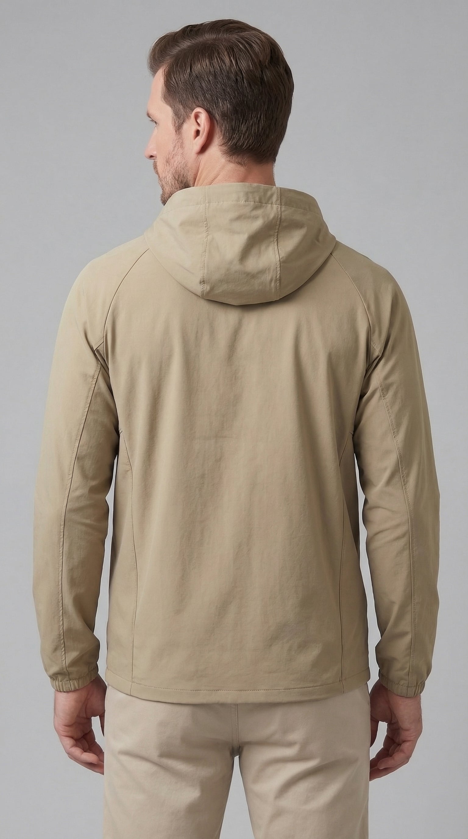 Chaqueta técnica con capucha para hombre