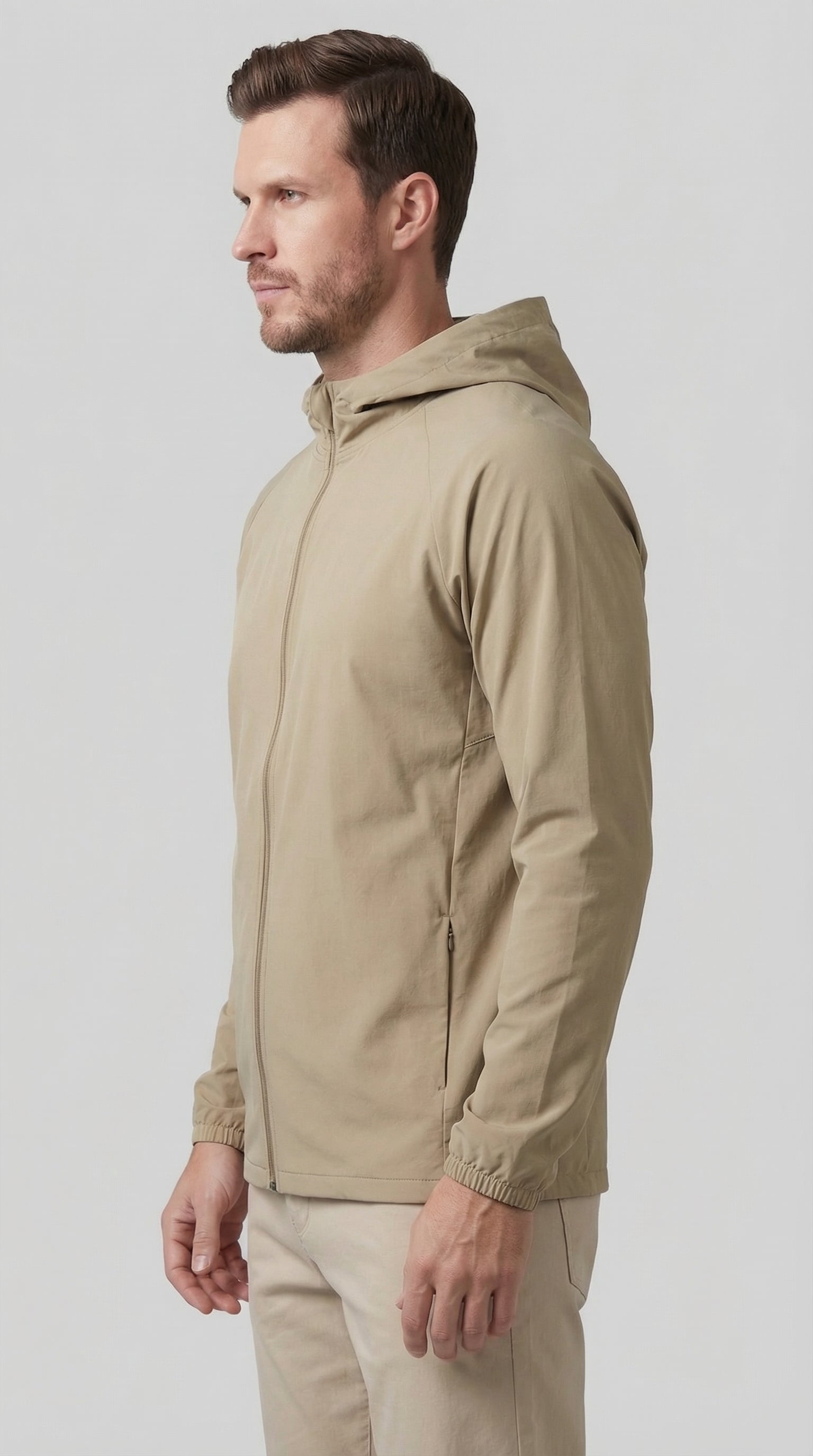 Chaqueta técnica con capucha para hombre