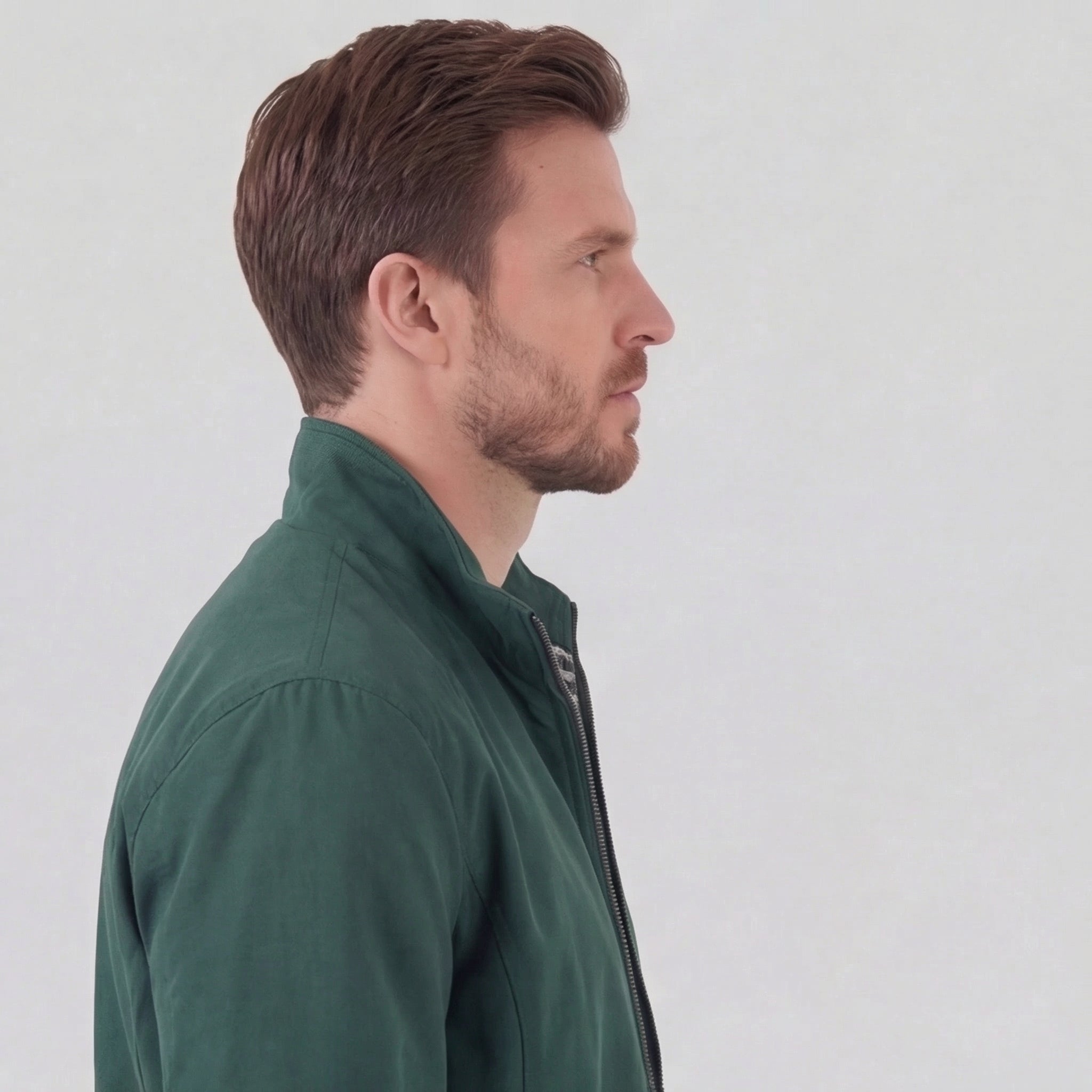 Chaqueta cortaviento con cuello alto para hombre