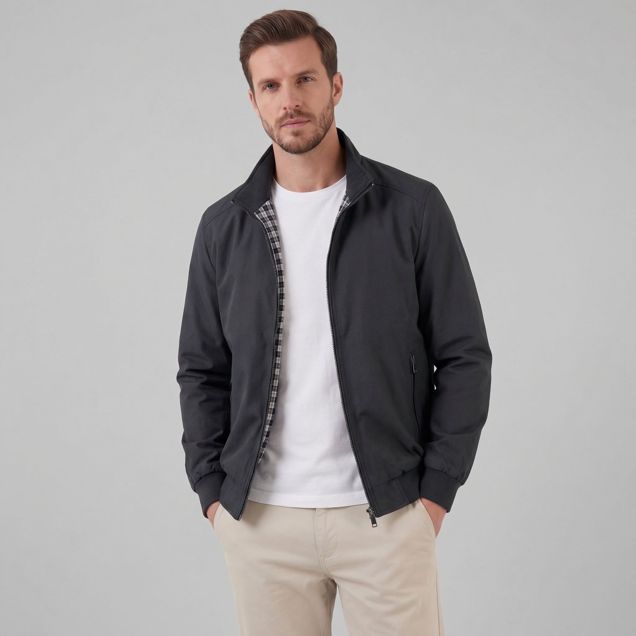 Chaqueta cortaviento con cuello alto para hombre