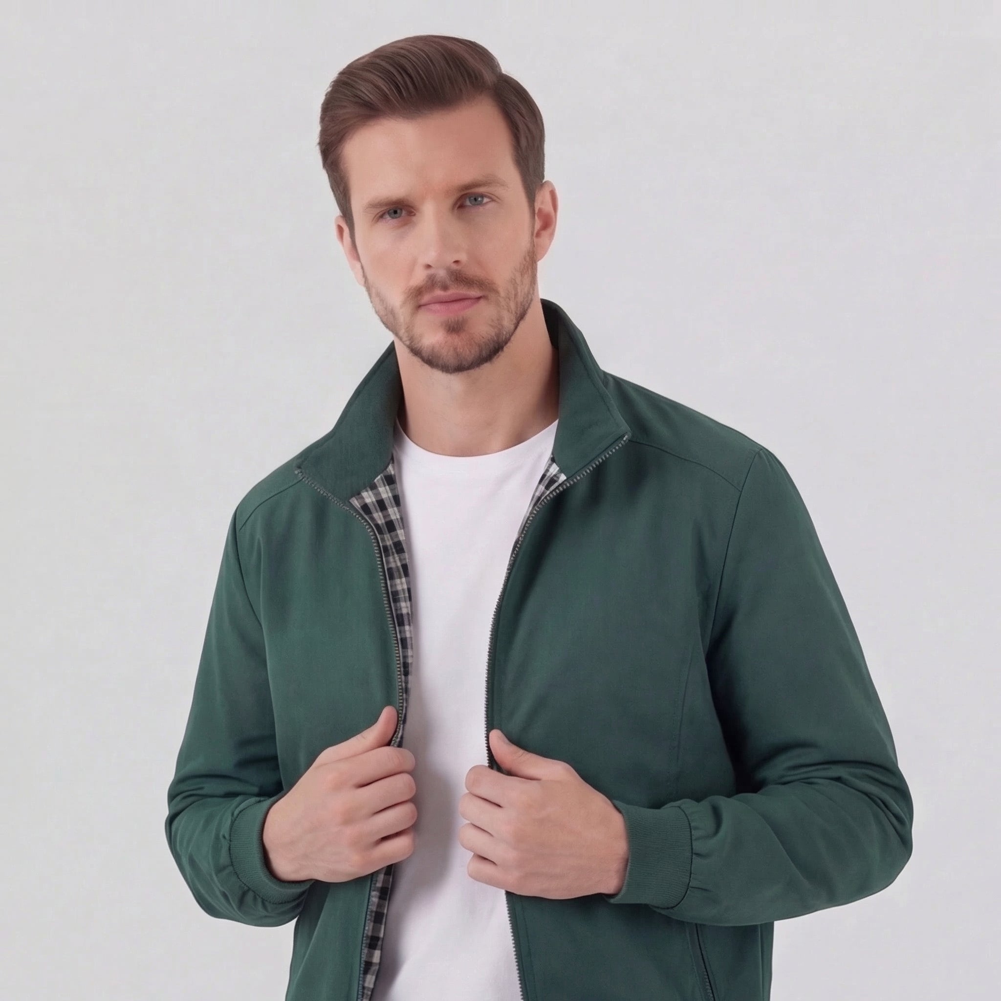 Chaqueta cortaviento con cuello alto para hombre