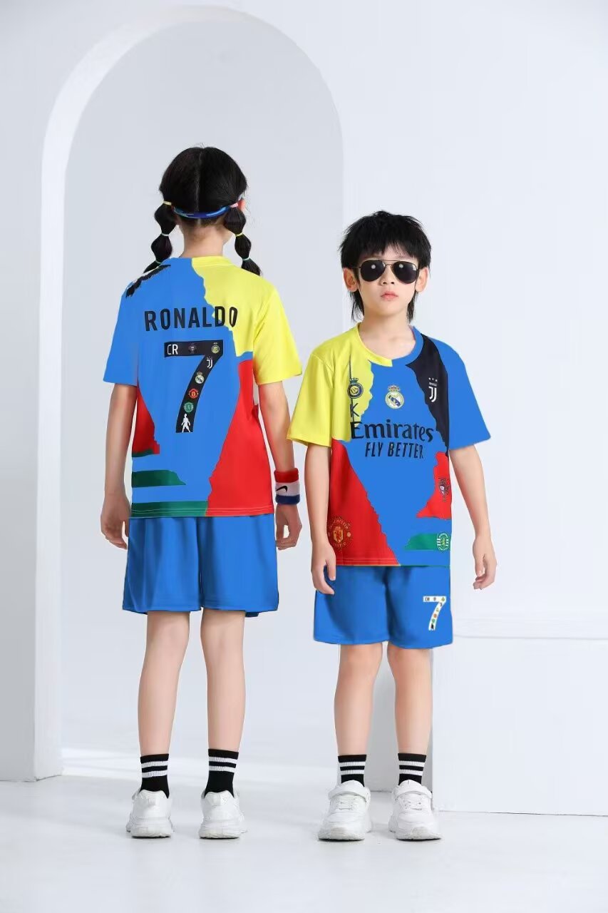 Conjunto de Camiseta y Pantalones Cortos de Fútbol para Niños Ronaldo – Edición Multi-Equipo