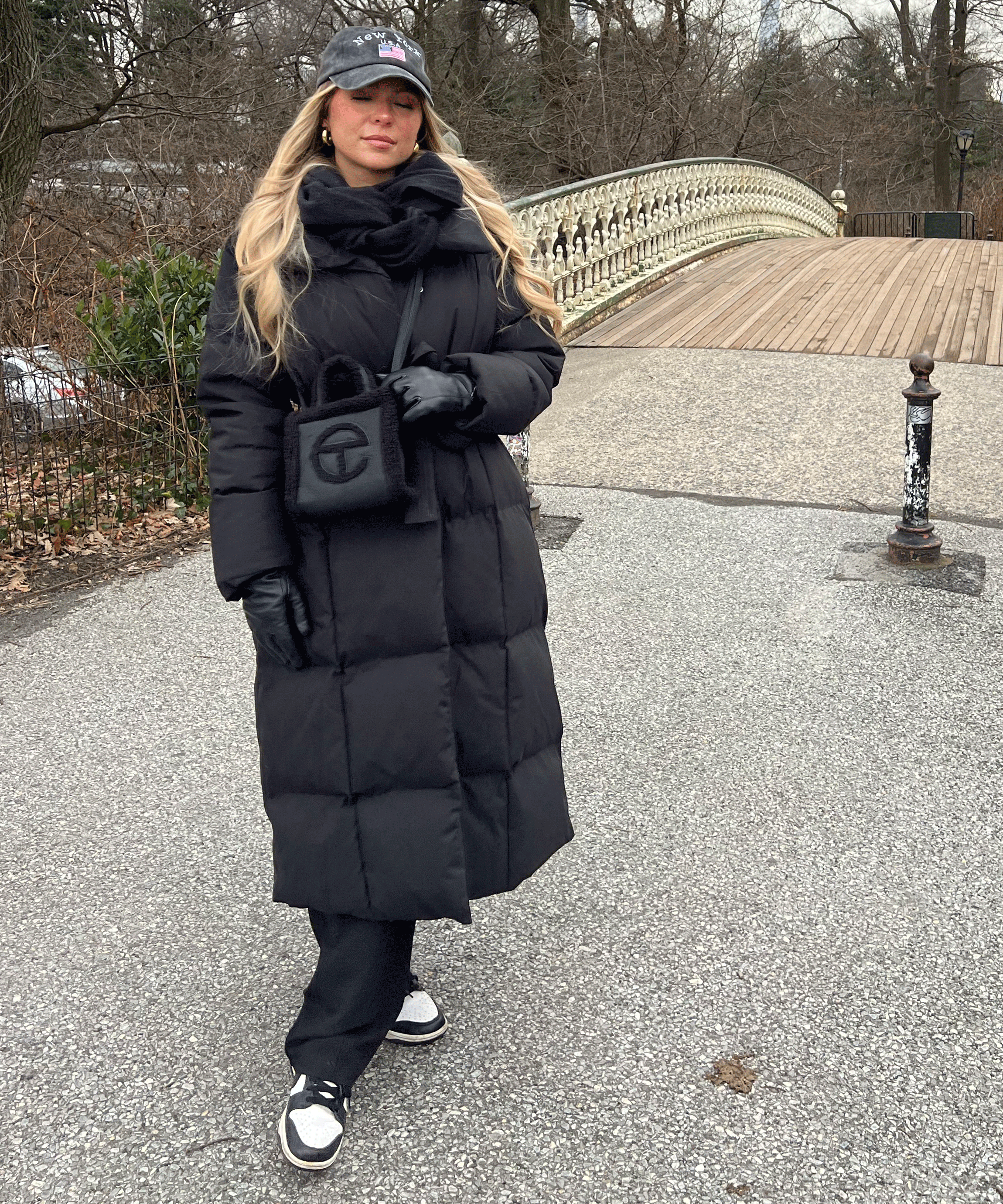 Piumino lungo da donna | Giacca invernale nera maxi con cintura
