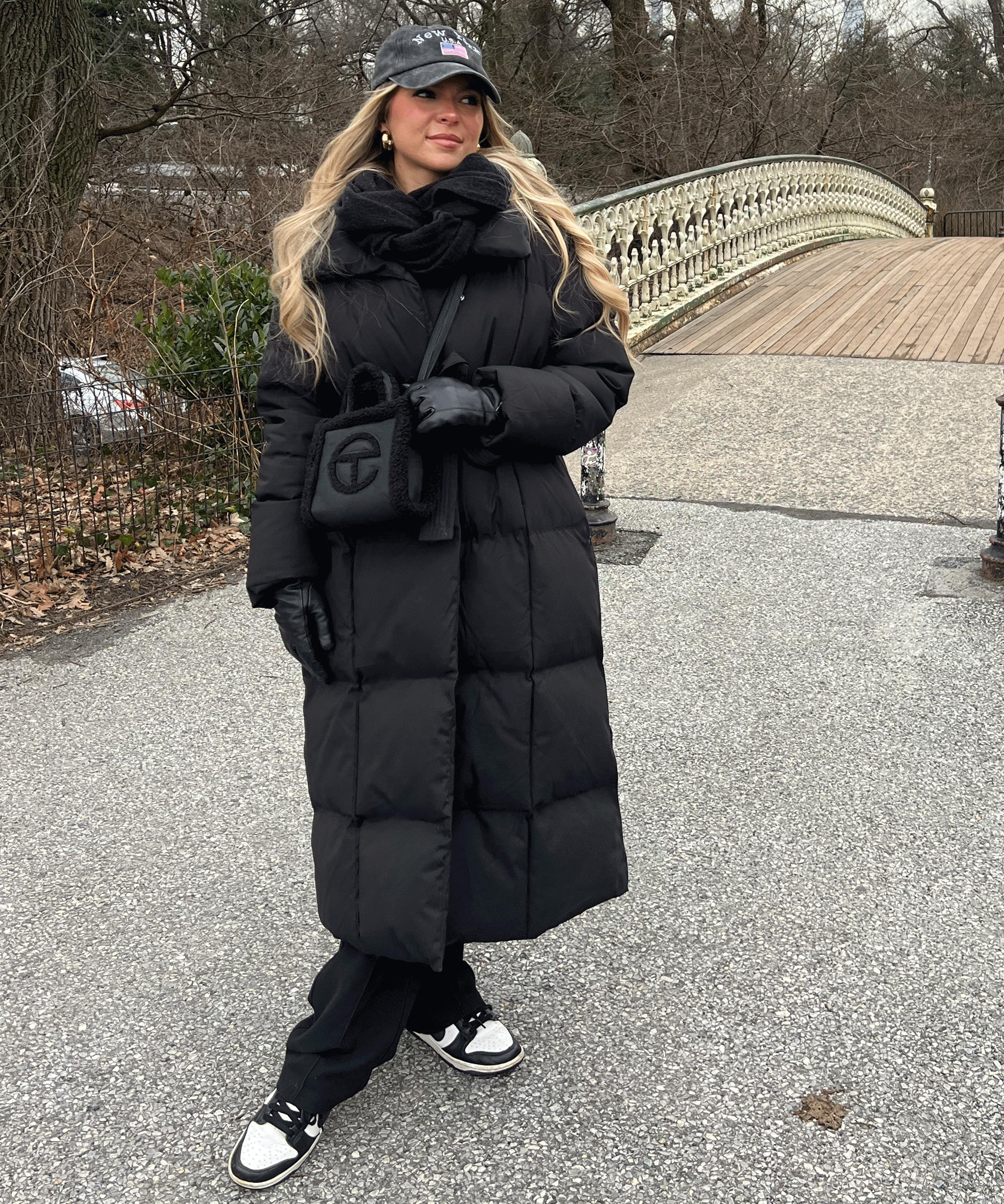 Piumino lungo da donna | Giacca invernale nera maxi con cintura