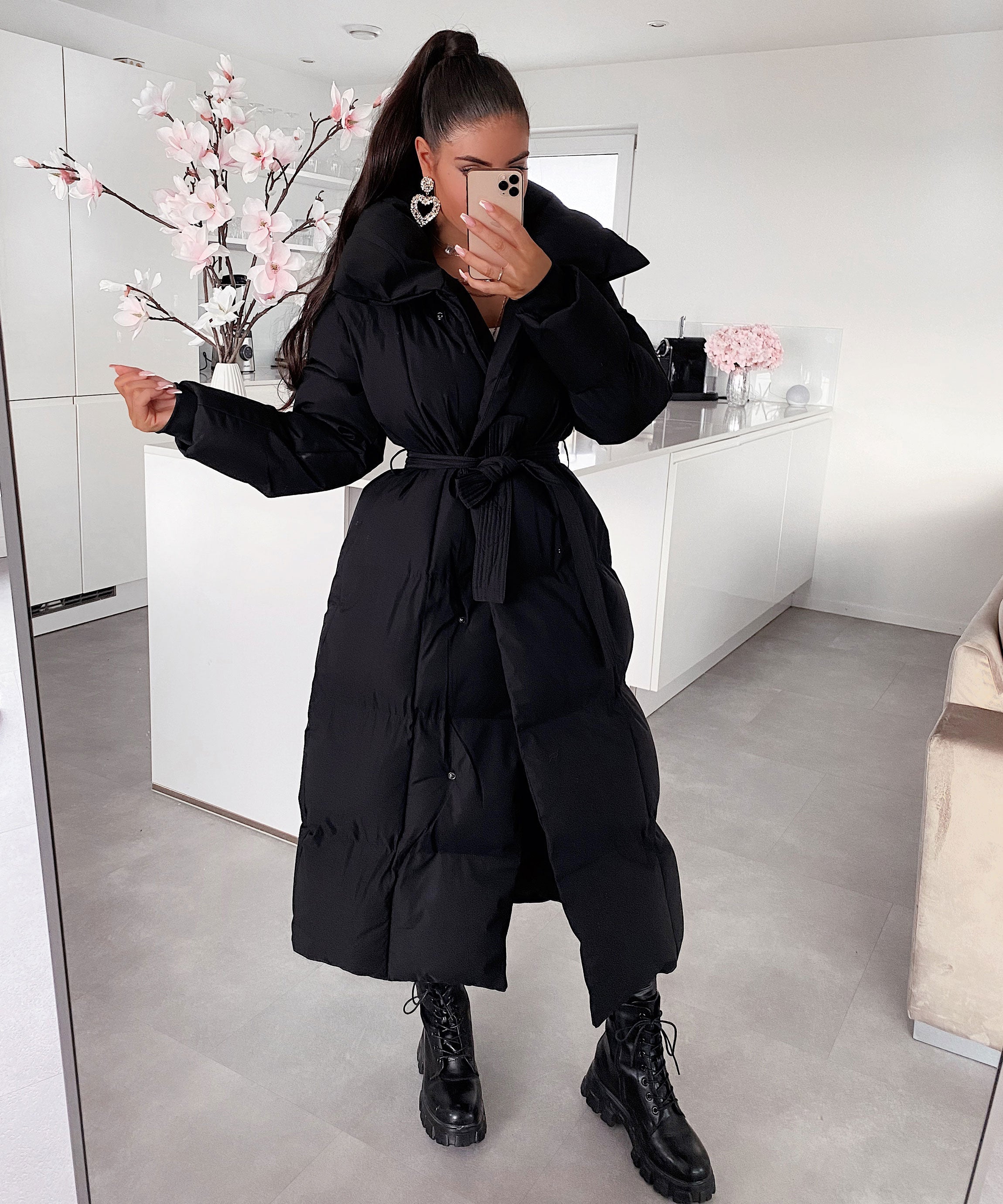 Piumino lungo da donna | Giacca invernale nera maxi con cintura