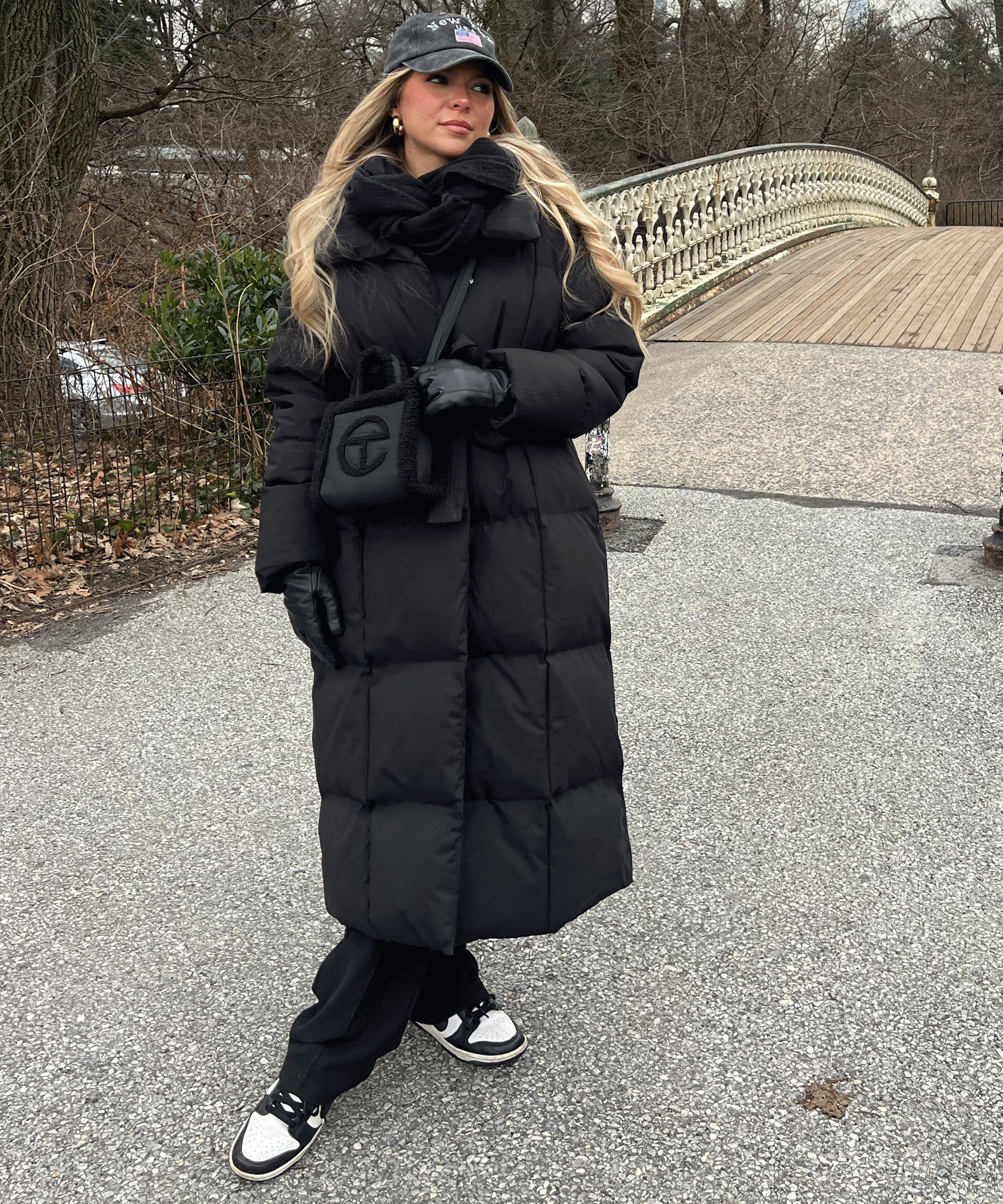 Piumino lungo da donna | Giacca invernale nera maxi con cintura