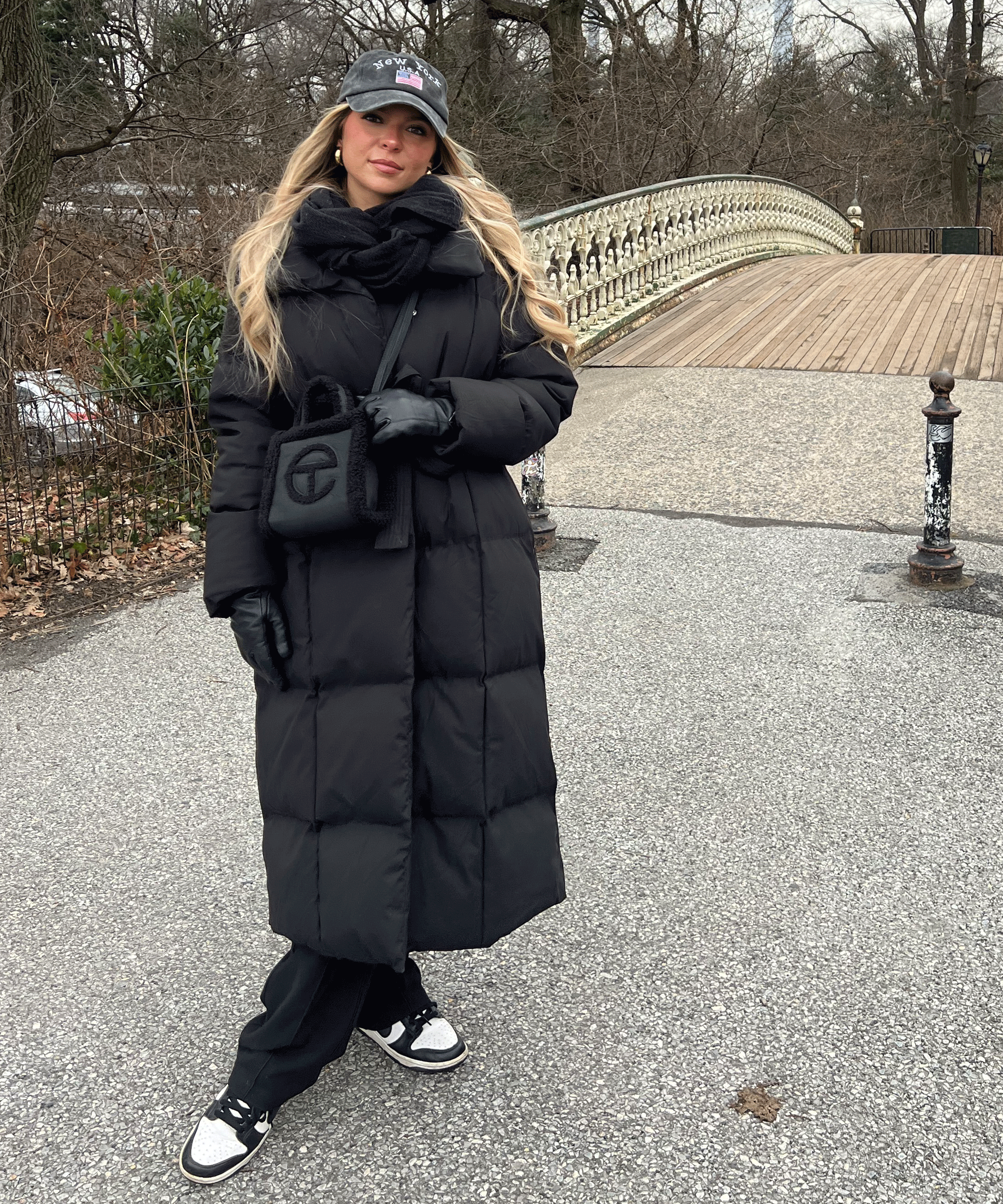 Piumino lungo da donna | Giacca invernale nera maxi con cintura