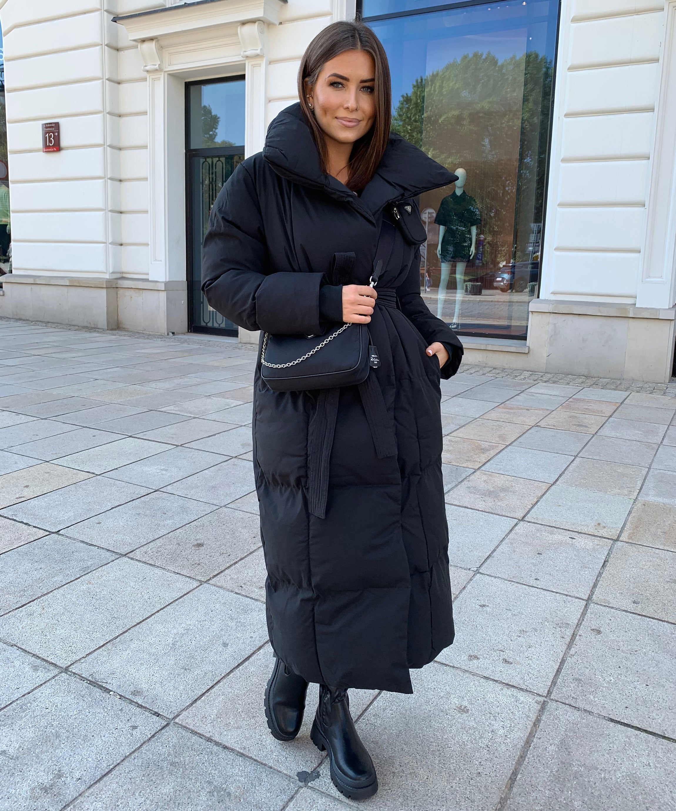 Piumino lungo da donna | Giacca invernale nera maxi con cintura