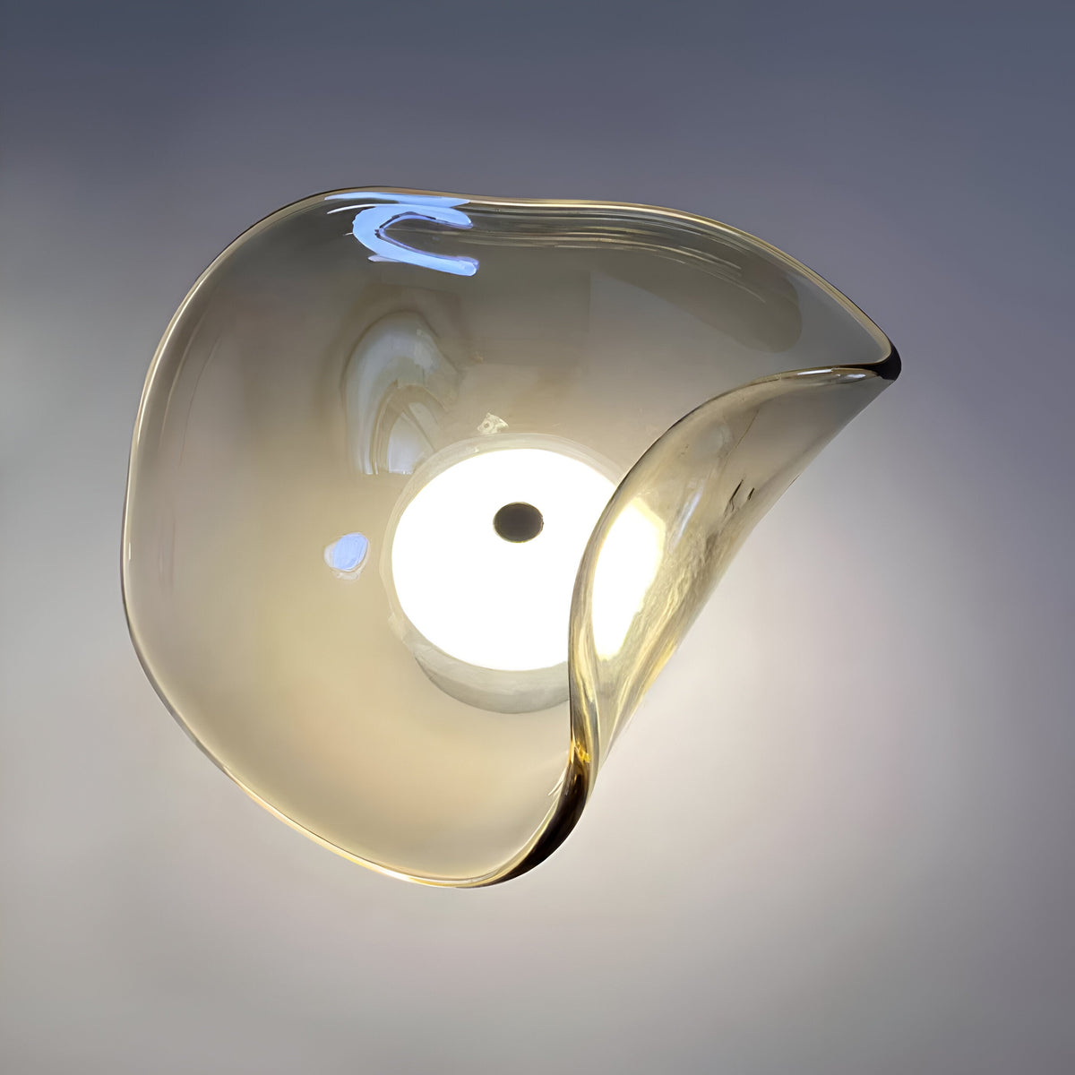 Nordische gebogene Glas Japandi LED-Wandleuchte 1-flammig