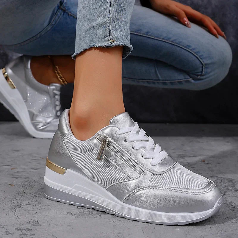 ZAPATILLAS | ZAPATILLAS CON CUÑA Y CREMALLERA LATERAL
