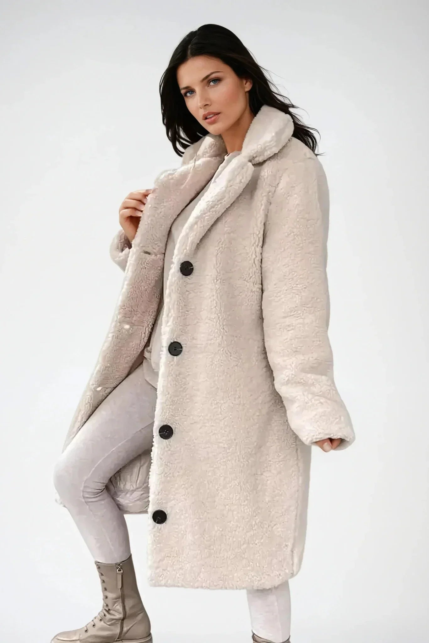 Teddy-Mantel | Lange Jacke aus Kunstfell mit Knöpfen