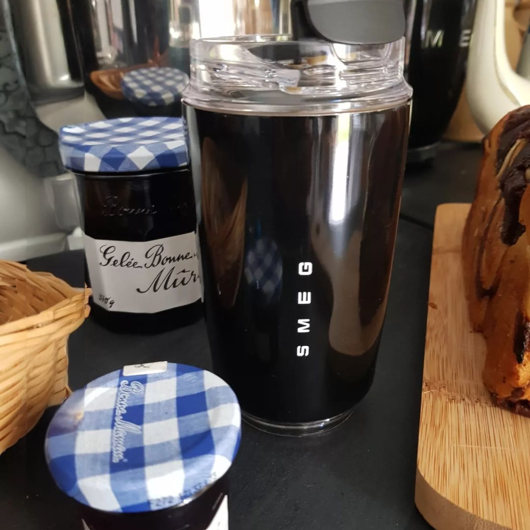 Puili | LuxeTherm Eleganter Thermobecher aus Edelstahl – Isolierter Mehrwegbecher für heiße & kalte Getränke