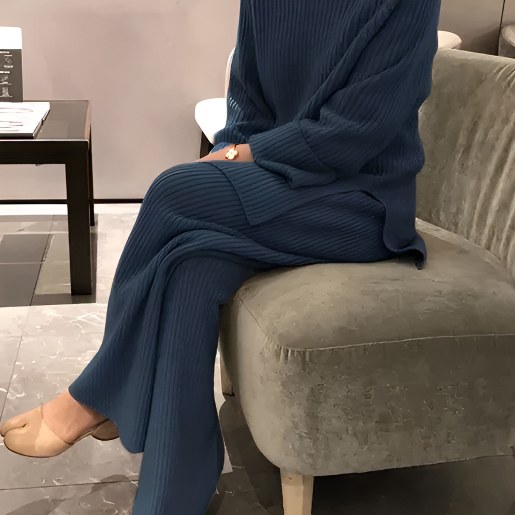 Strikket sweater & bukser sæt