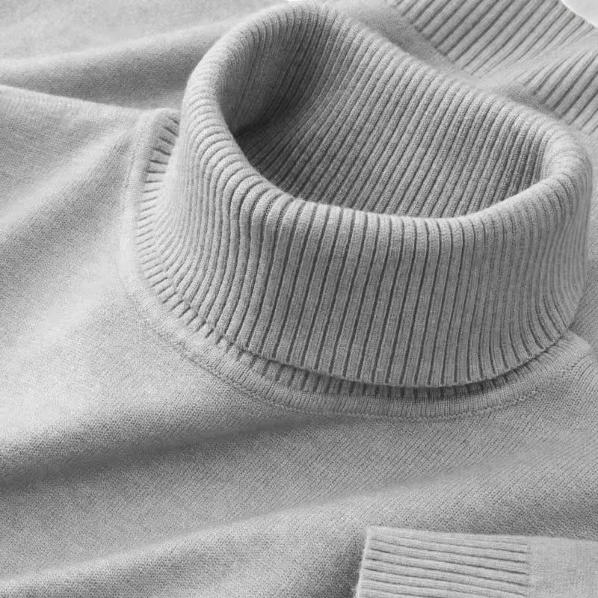 Herren Strickpullover mit Rollkragen aus Wolle