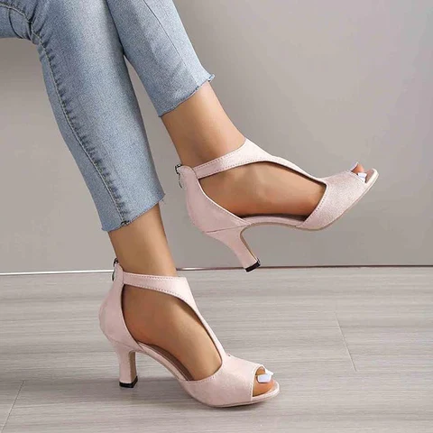 PEEP TOE HÆLE | FORFINDEDE ANKELREMSSANDALER MED MIDT HÆL