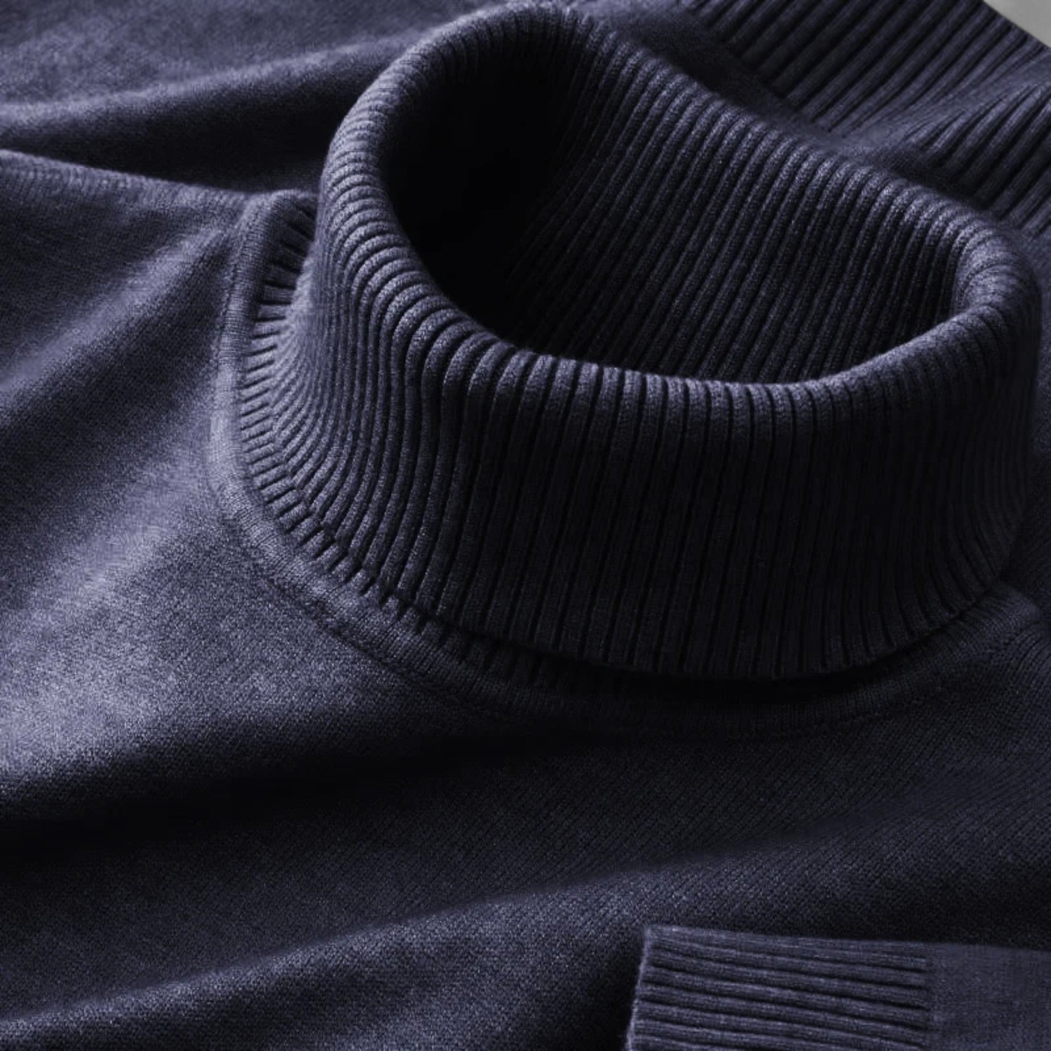 Herren Strickpullover mit Rollkragen aus Wolle