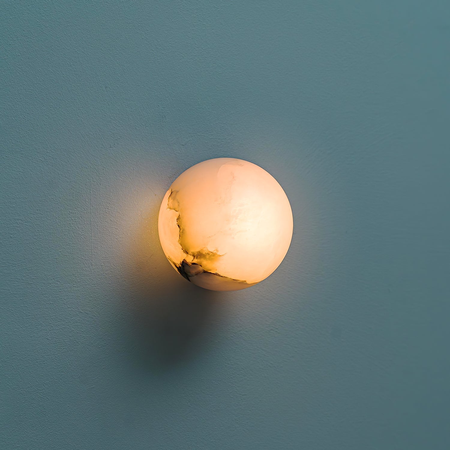 Aplique de pared LED de orbe de mármol Japandi de 1 luz