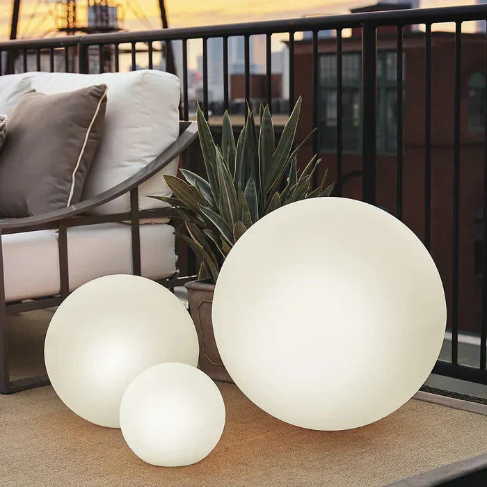 Moderner PE Kugel Außen Gartenleuchte LED wiederaufladbar