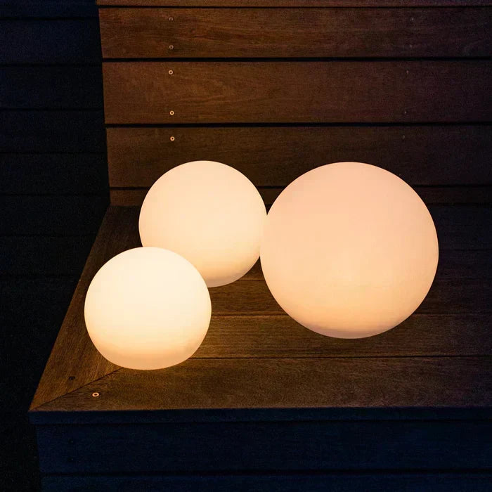 Moderner PE Kugel Außen Gartenleuchte LED wiederaufladbar